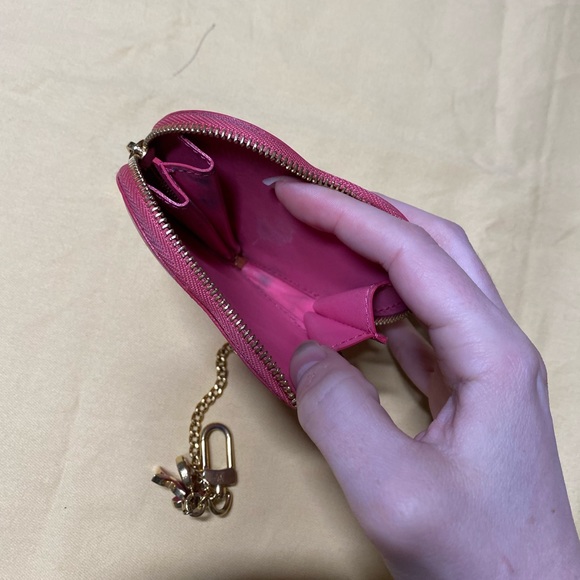 Louis Vuitton heart coin purse - Picture 14 of 16